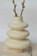 Vase en céramique ondulé