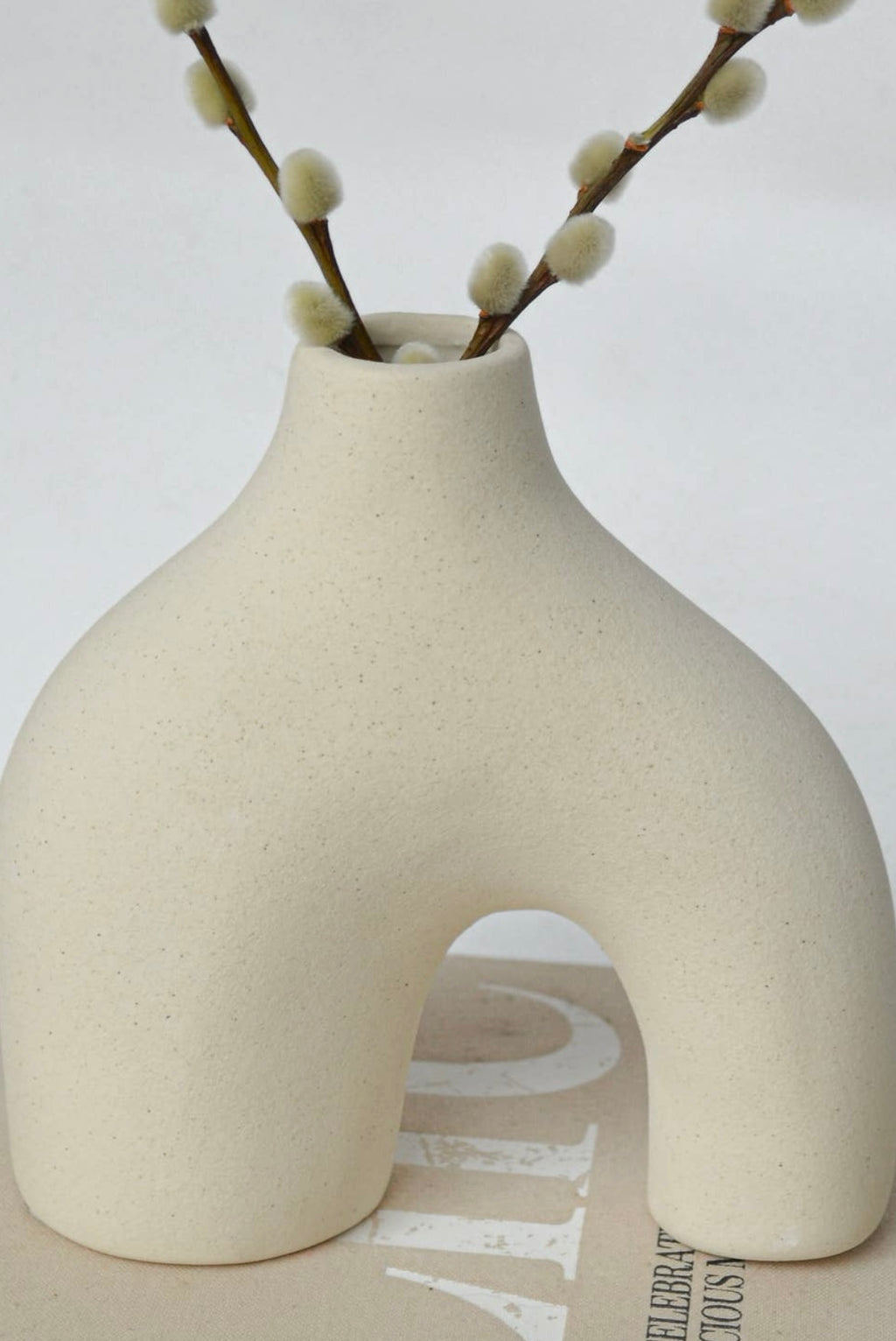 Vase en céramique asymétrique
