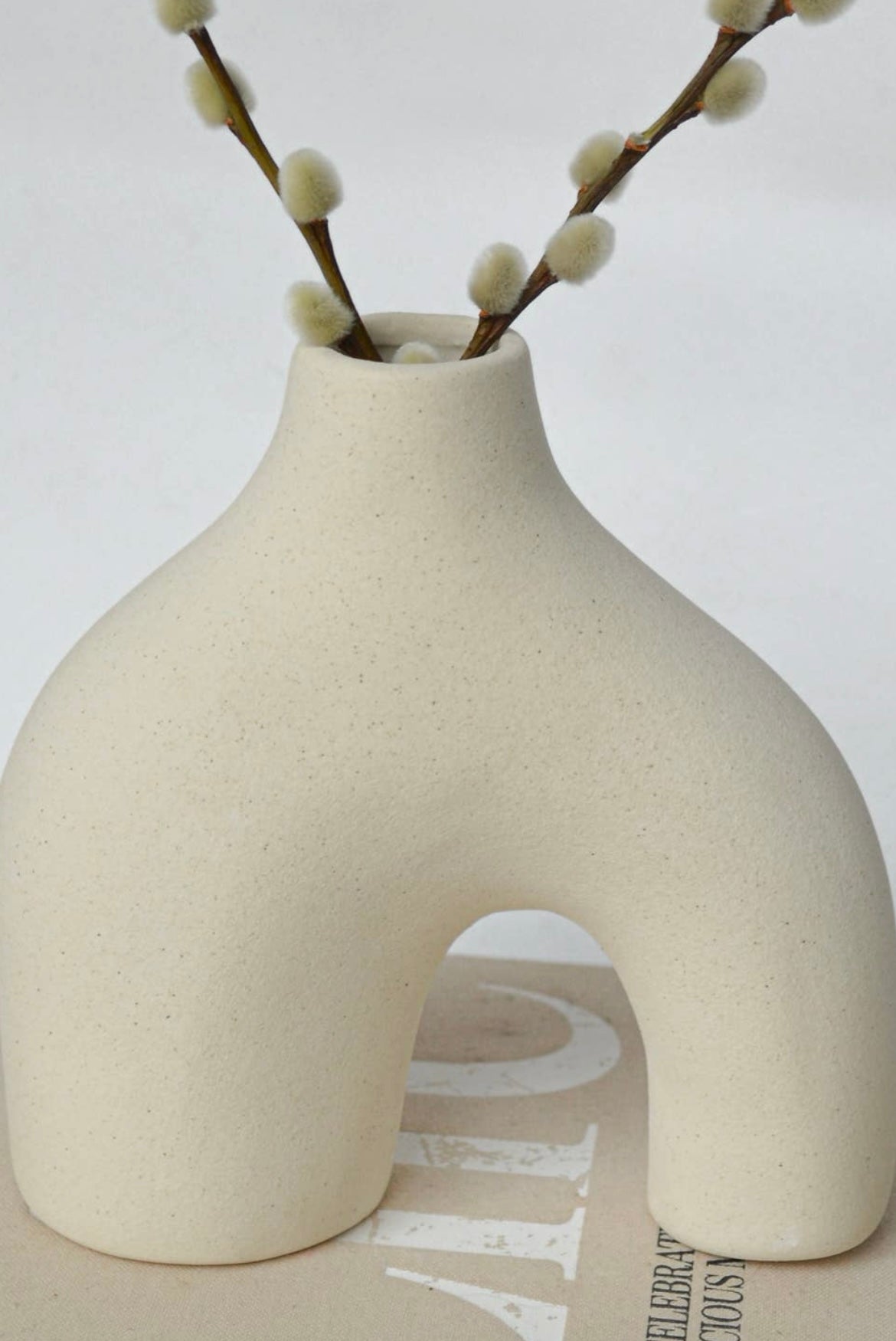 Vase en céramique asymétrique