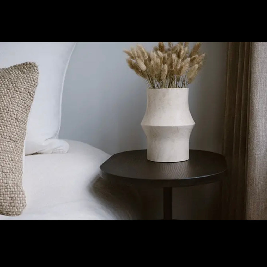 Vase design en Travertin